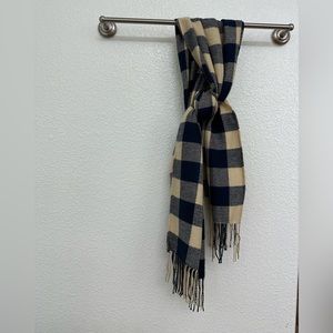 NWT scarf